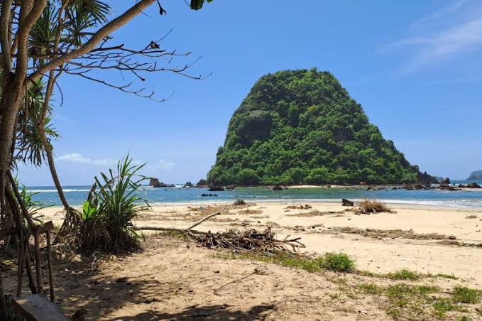 Pulau Merah